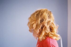 女性の横向き